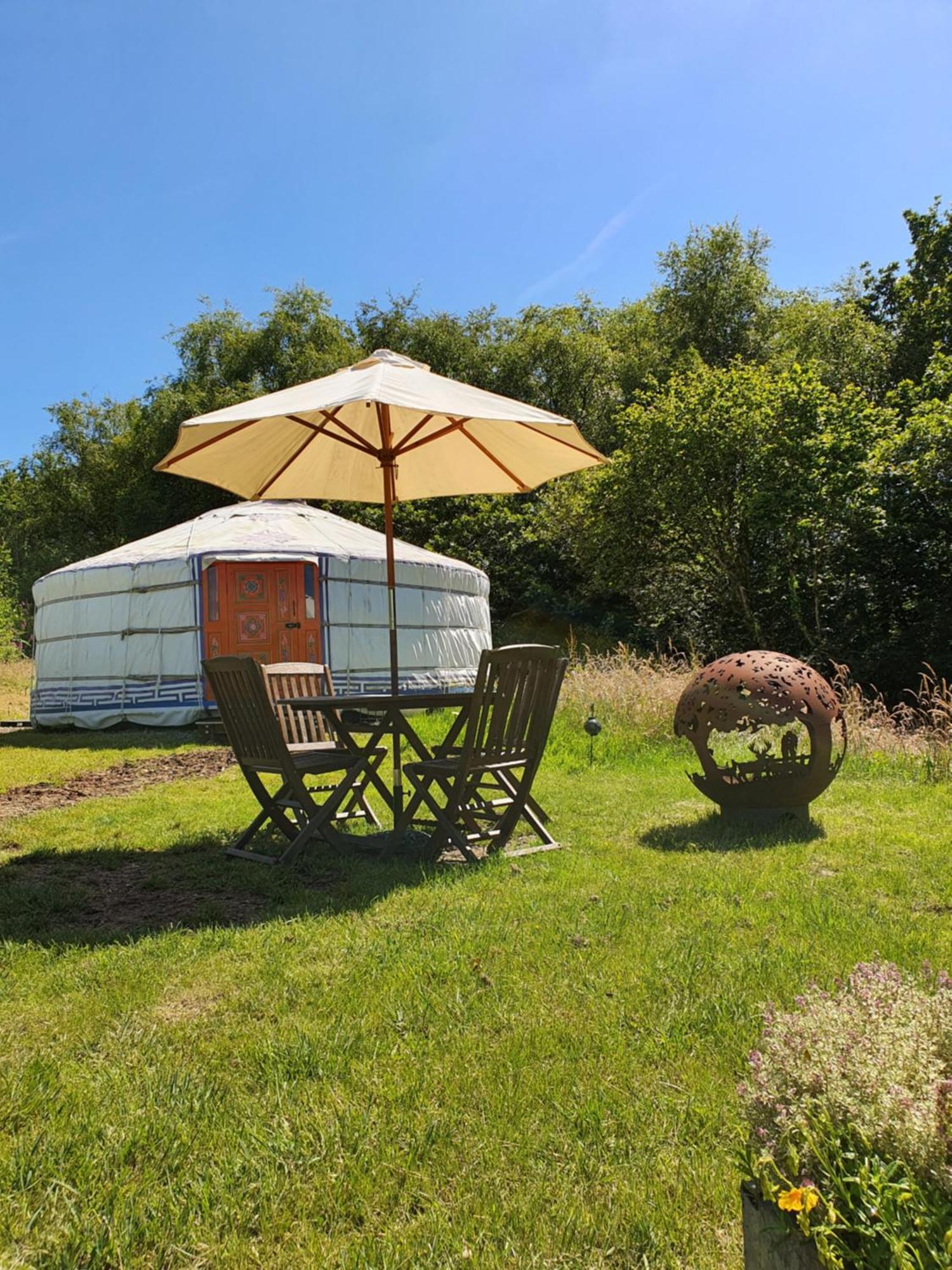 Готель Gilfach Gower Farm Luxury Yurt With Hot Tub Амманфорд Екстер'єр фото