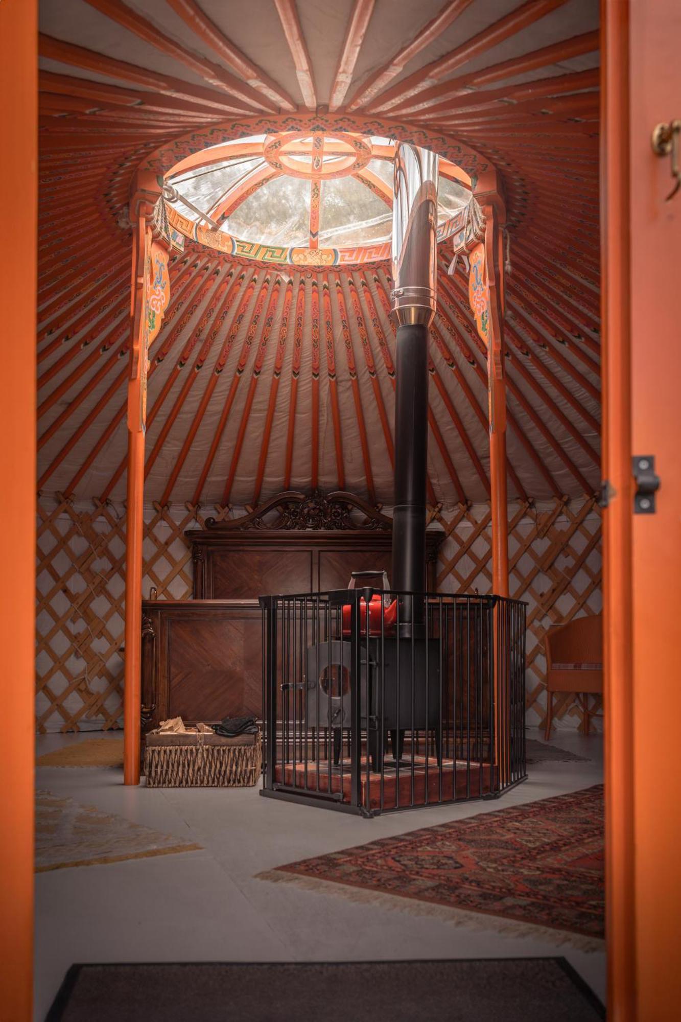 Готель Gilfach Gower Farm Luxury Yurt With Hot Tub Амманфорд Екстер'єр фото